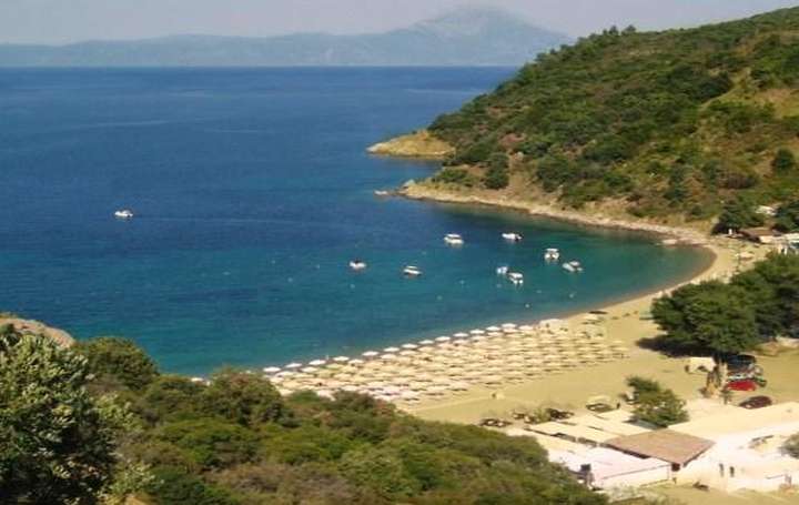 Manassu beach